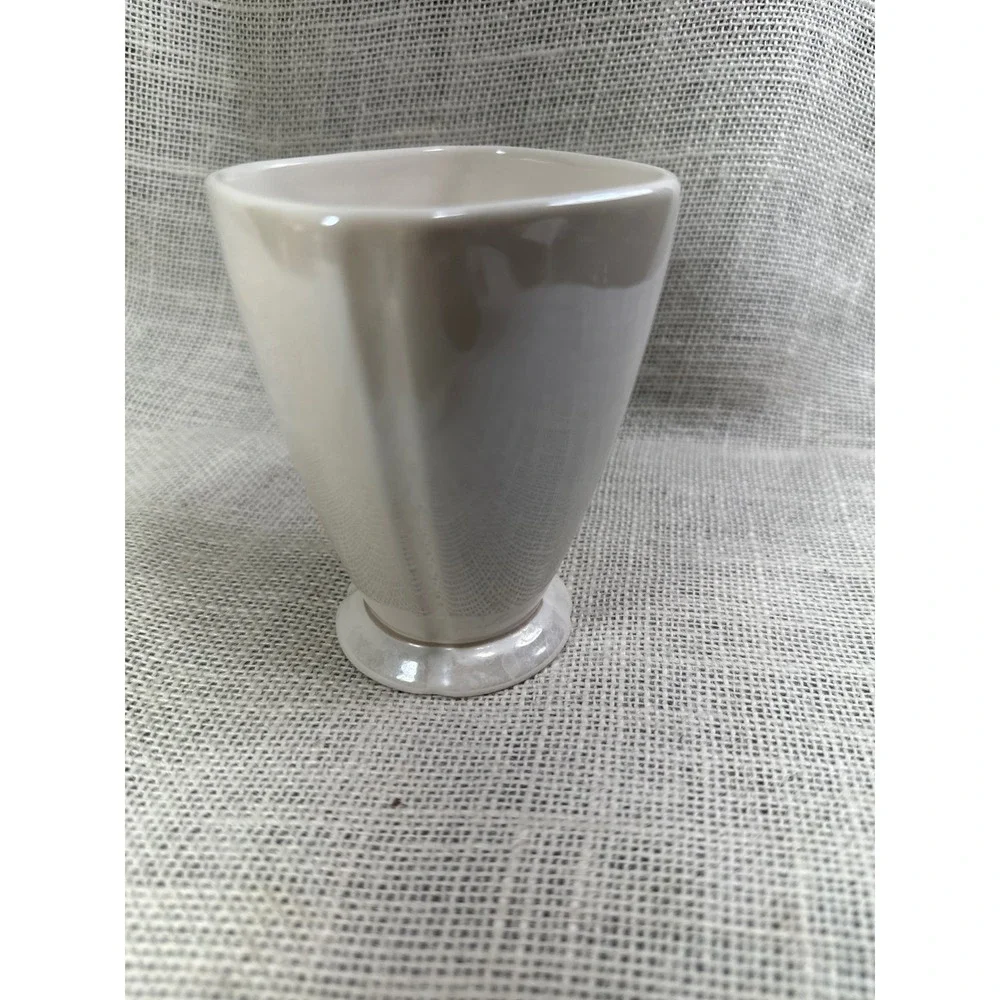 Martha Stewart Everyday Cream Ceramic Vase Scalloped Pedestal Base 4.5 Inch‎